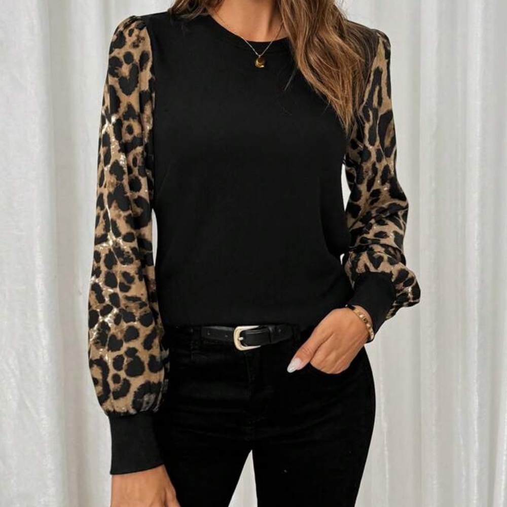 New Leopard Sleeve Black Top - Picture 4 of 5